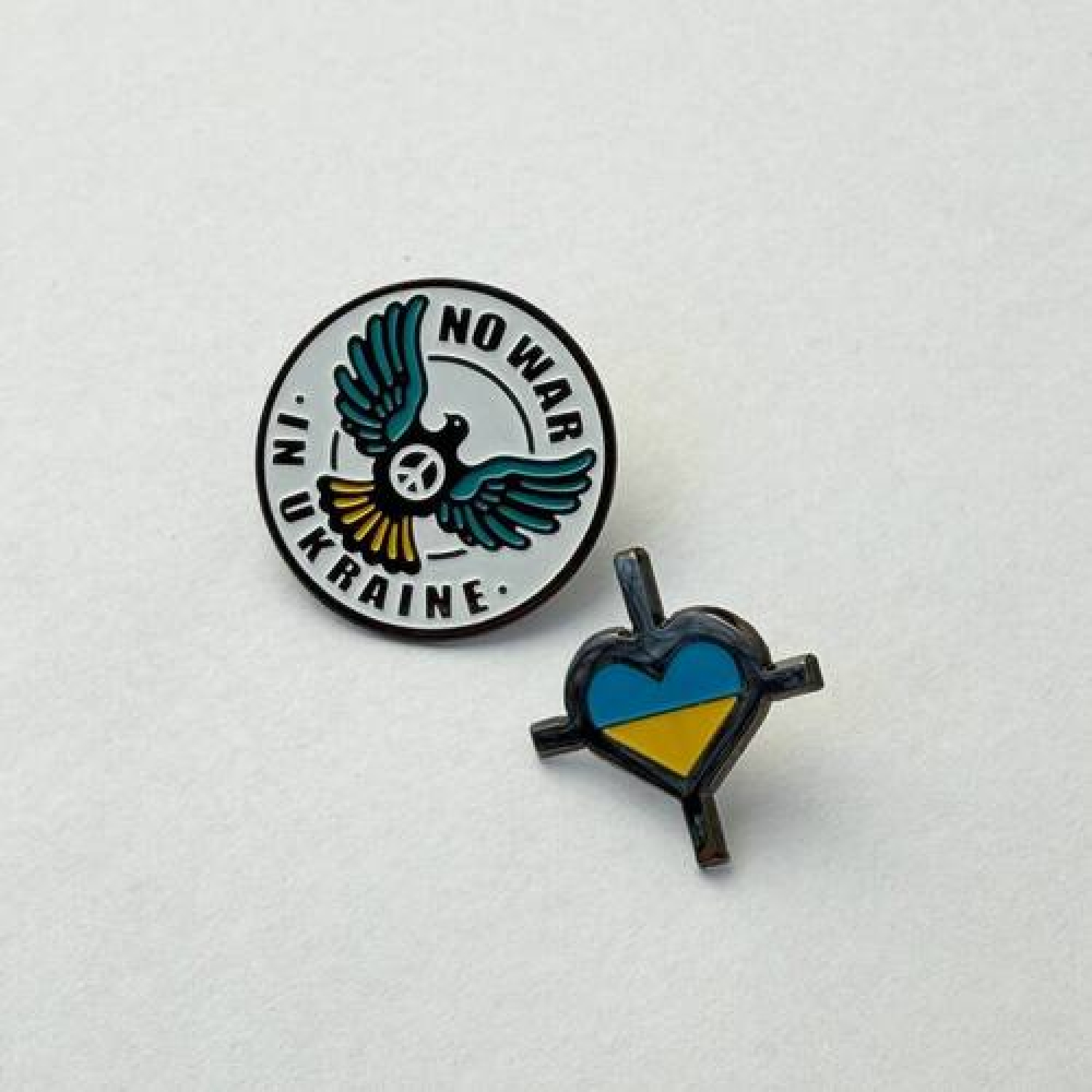 Набір значків No War in Ukraine + Серце
