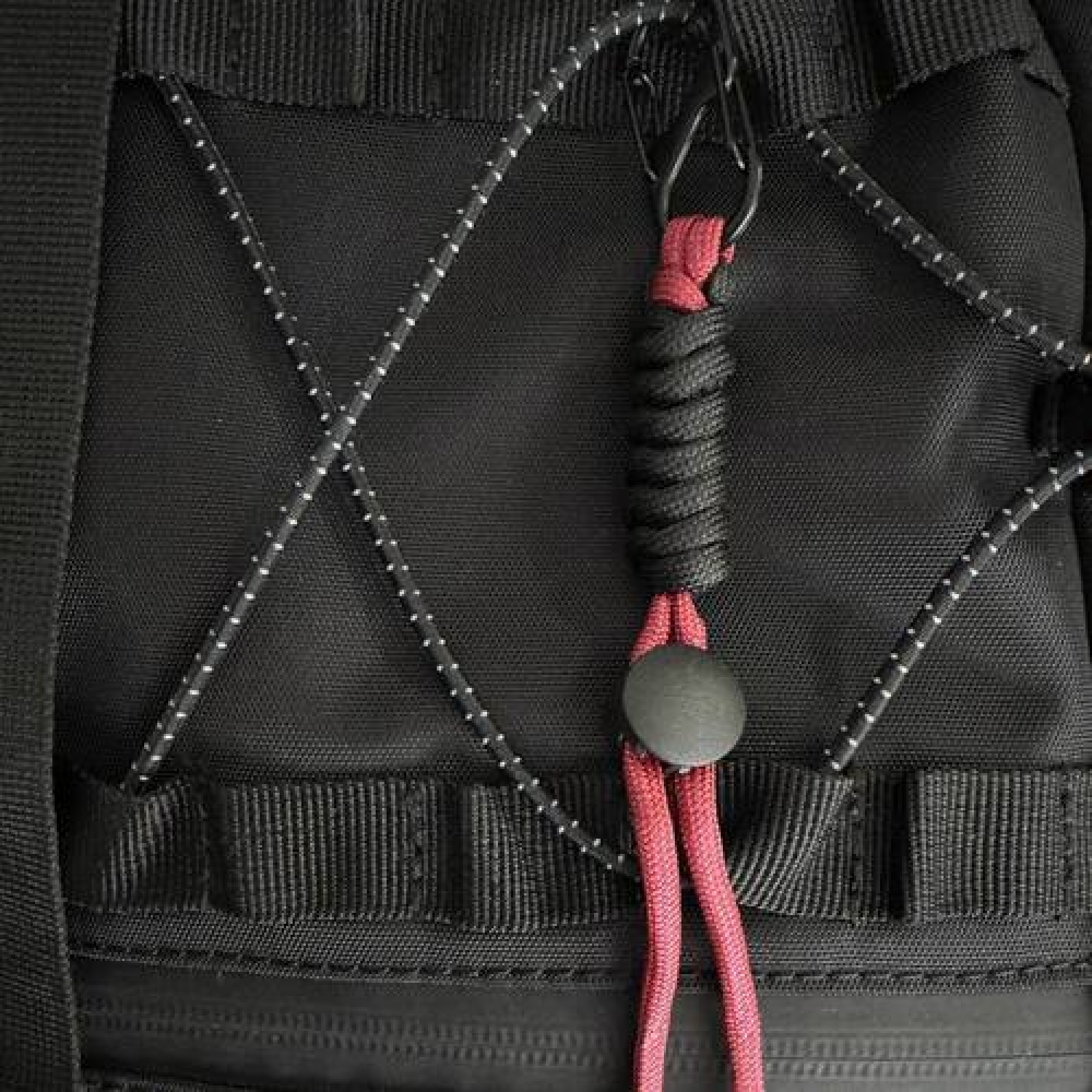 Держатель ключей на пояс красный