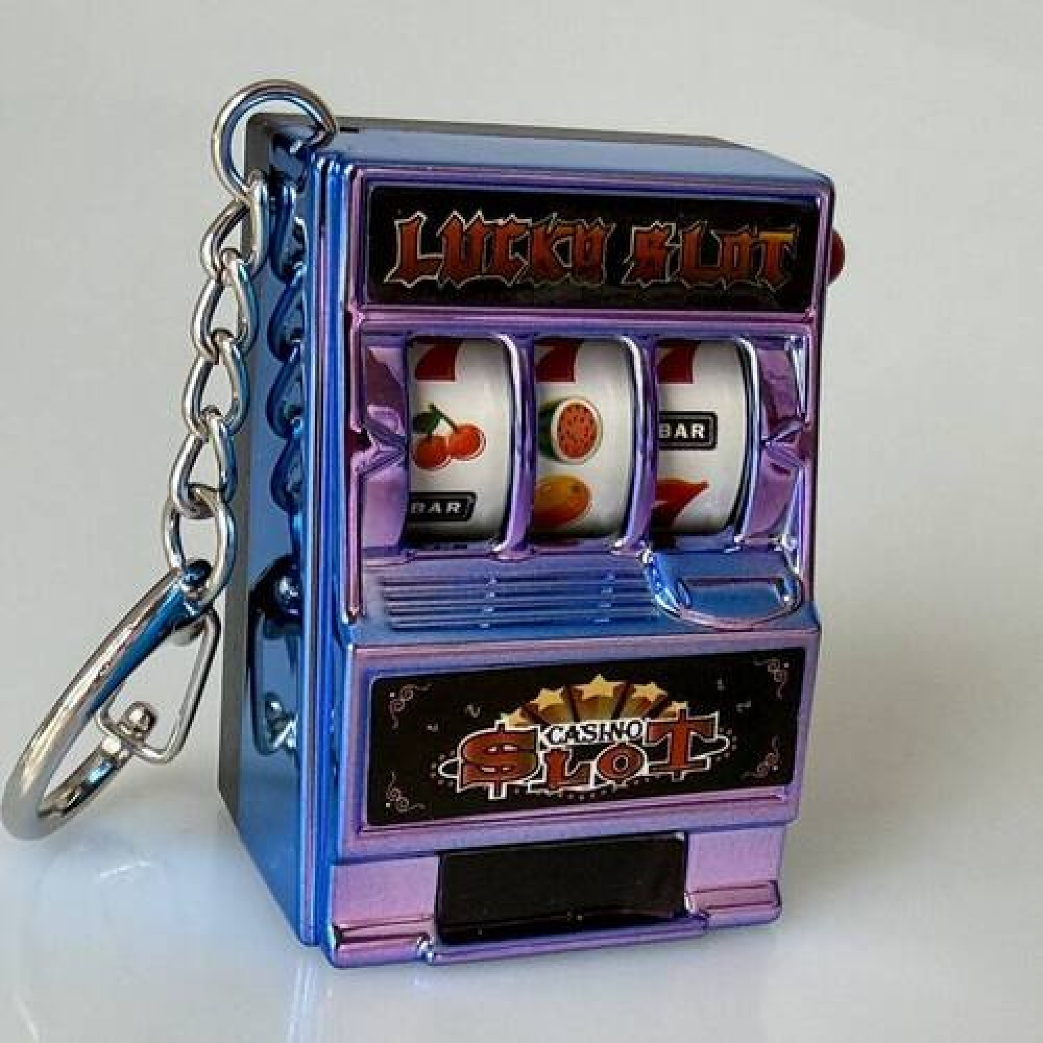 Брелок Игровой автомат фиолетовый