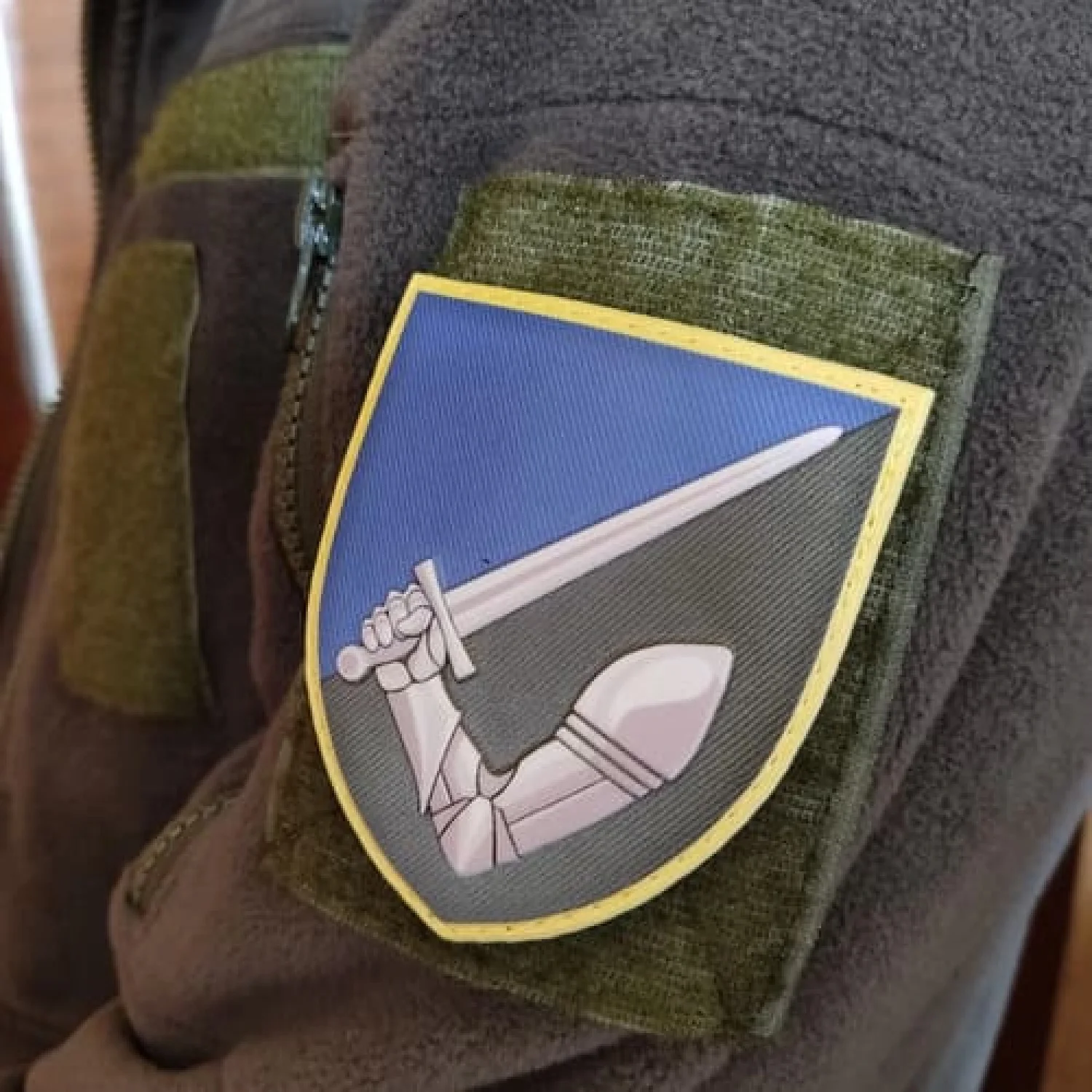 Шеврон рука с мечом 117-я ОМБр