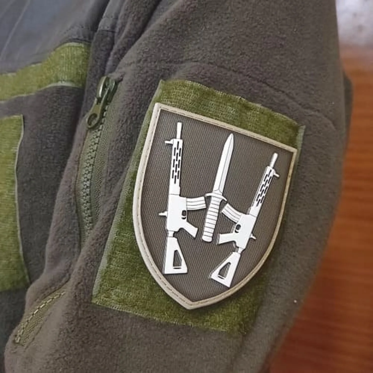 Шеврон ЗСУ 67 ОМБр олива об'ємний