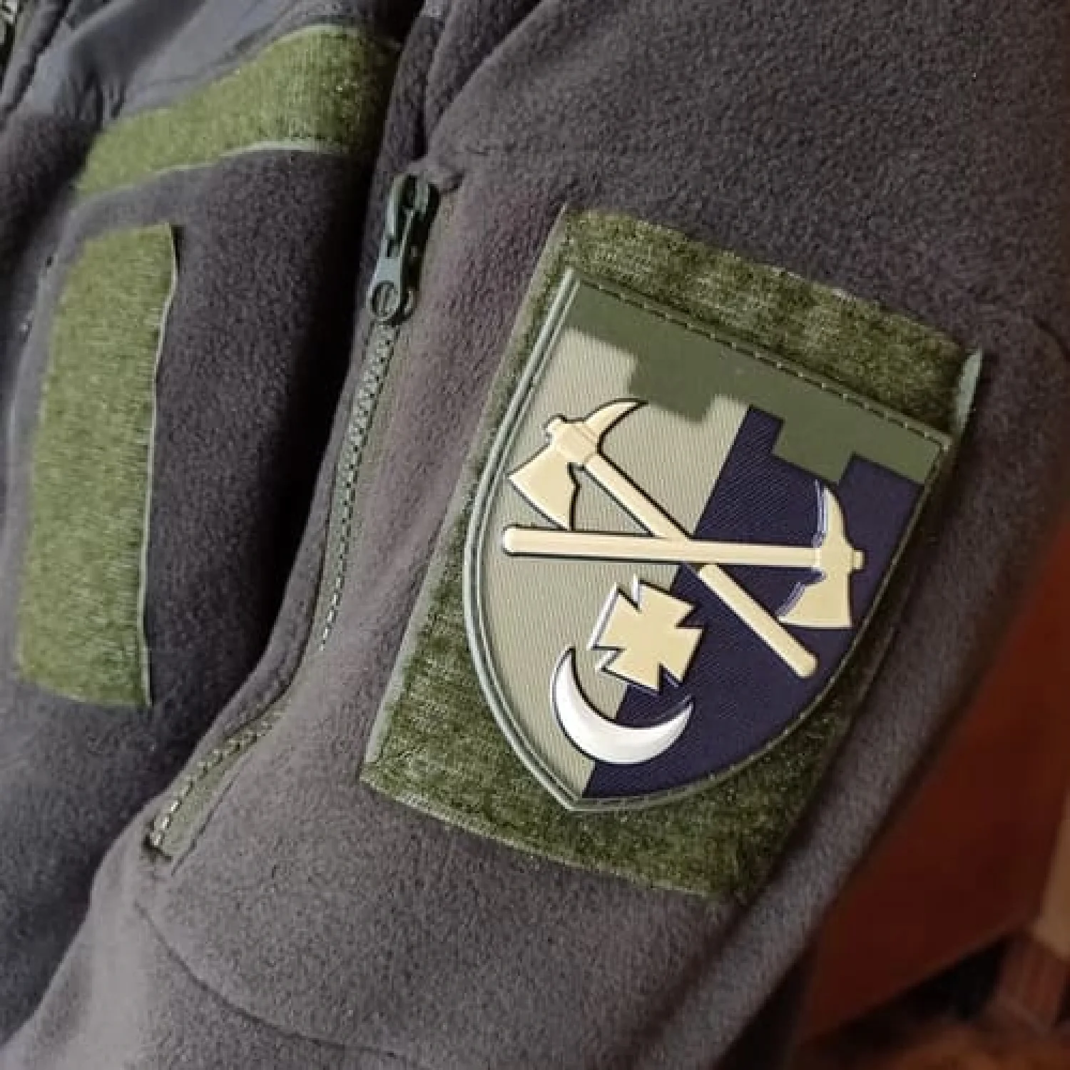 Шеврон ЗСУ ТРО А4780 2 сокири хрест і місяць олива