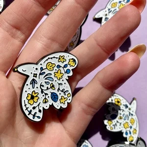 Значок Пташка з квітами жовто-синіми