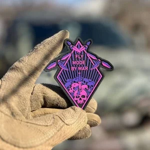 Патч ПВХ FLY MODE BY WAR розовый