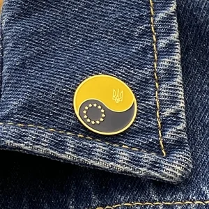 Значок Україна - ЕС жовто-блакитний з полімером