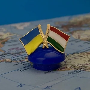 Значок прапори України / Угорщина (позолота)