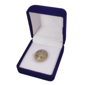 Футляр квадратный для наград, медалей, орденов, монет, значков сине-белый бархатный