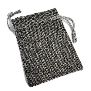 Подарунковий мішечок з мішковини на затяжках.