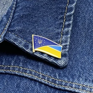 Значок прапор ЄС / України з Тризубом (полімер)