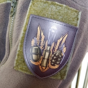 Шеврон герб из оружия и пшеницы оливы