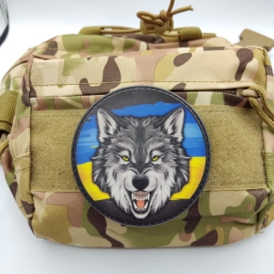 Нашивка Волк и флаг