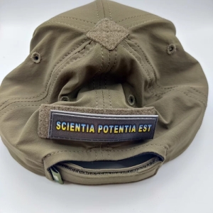 Шеврон Scientia Potentia Est