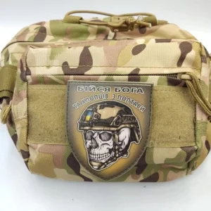 Шеврон череп в шоломі Бійся Бога та хлопців з Полтави