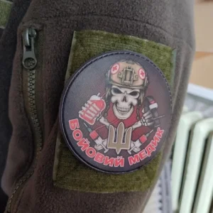 Шеврон бойовий медик олива круглий