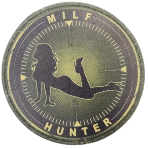 Шеврон Milf Hunter в прицеле олива