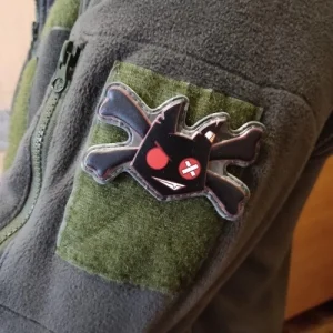 Шеврон Чортеня з кістками чорний