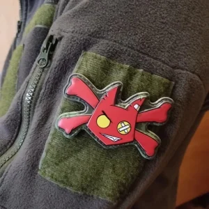 Шеврон Чортеня з кістками червоний