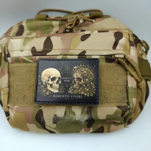 Шеврон Momento mori