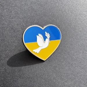 Пін на одяг Серце голуб