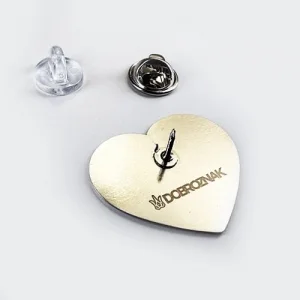 Пін на одяг Серце голуб