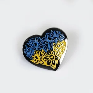 Пін на одяг Серце мак