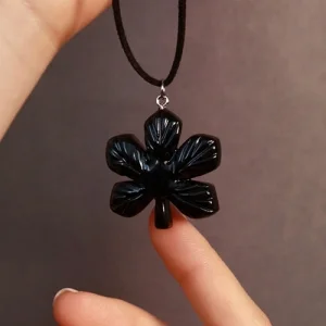 Підвіска Каштан чорний текстура