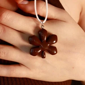 Підвіска Каштан бордо гладкий