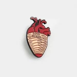 Значок Love hurts