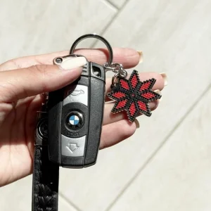 Брелок Вишиванка-Зірка в етно-стилі червона