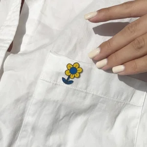 Пін на одяг Квітка жовто-блакитна