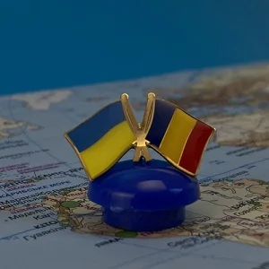 Значок прапори України / Румунія (позолота)