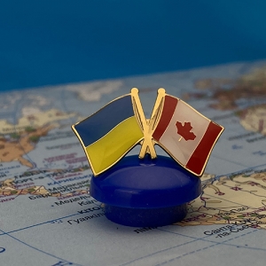 Значок прапори України / Канади (позолота)