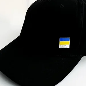 Значок на кнопці на бейсболку Pantone freedom/energizing