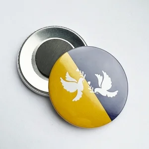 Магнит закатный Голуби на флаге 56 мм