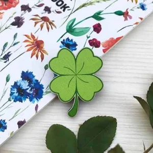 Значок Конюшина