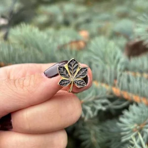 Значок Каштан черный позолота