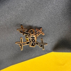 Значок Дрон позолота