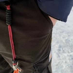 Держатель ключей на пояс красный