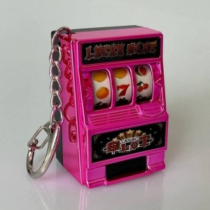 Брелок Игровой автомат розовый