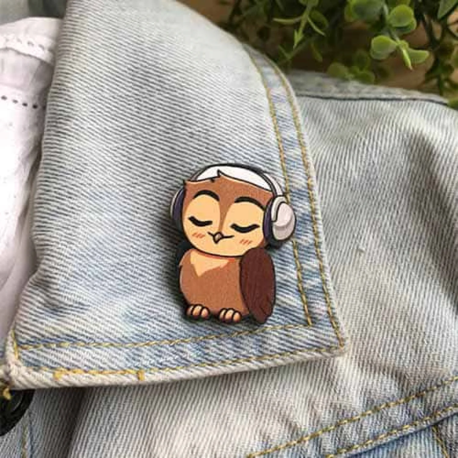 Значок Сова в навушниках